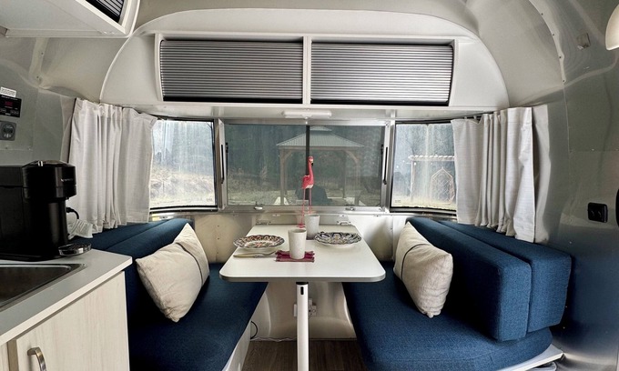 Bath House | Tranquil Airstream Nature Escape