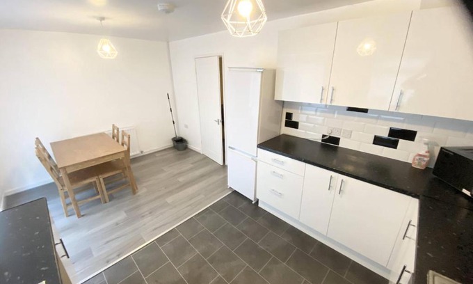 Atherton House | Tranquil Charming Stay
