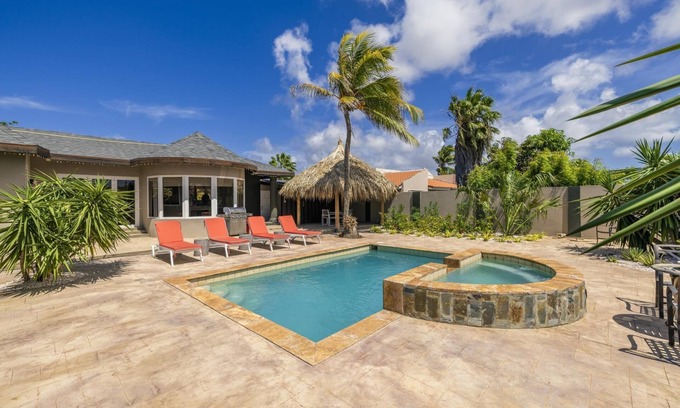 Moko House | Tranquil & Cozy Hideaway ~ Pool ~ Garden ~ Dining
