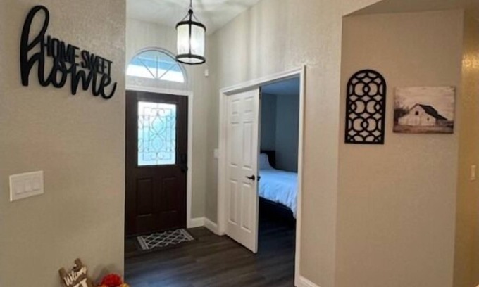 Turlock House | Tranquil Family Retreat with Downtown Nearby