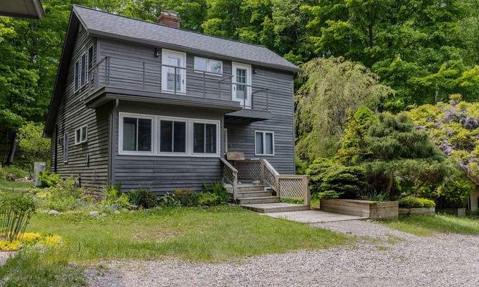 Empire House | Tranquil Getaway Near Sleeping Bear Dunes – Relax & Recharge in Empire, MI