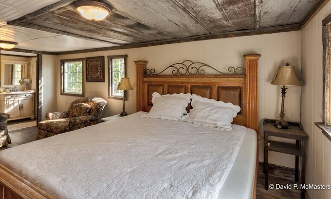 Millville House | Tranquil Haven nestled in the Heart of Harpers!