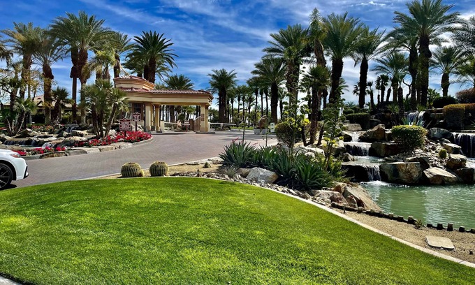 Heritage Palms House | Tranquil home located in the gated golf course community of Heritage Palms.
