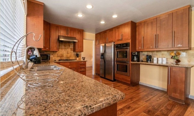 Canoga Park House | Tranquil Master Suite with Balcony & Private Bath