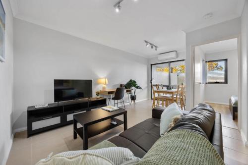 Rockingham Apartment | Tranquil Rockingham Base for Corporate Guests