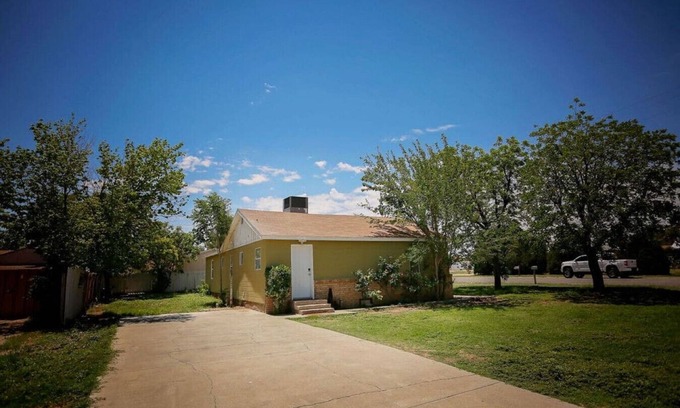 Carlsbad House | Tranquil Rustic Quiet Family Home