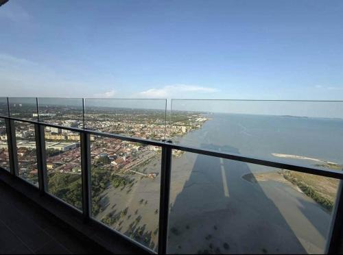 Malacca City Apartment | Tranquil Seaview 2-Bedroom Luxury Retreat with Wifi