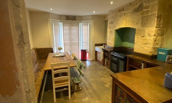 Upper Town House | Tranquil townhouse central Bath