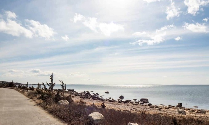 Marion House | Tranquil Views On Planting Island Cove