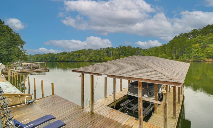 Mid America House | Tranquil Views: Riverfront Retreat in Hot Springs!