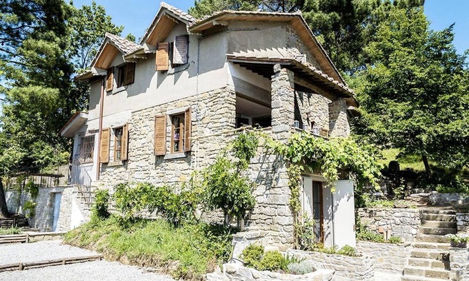 Cortona Villa | Tranquil Villa with Views