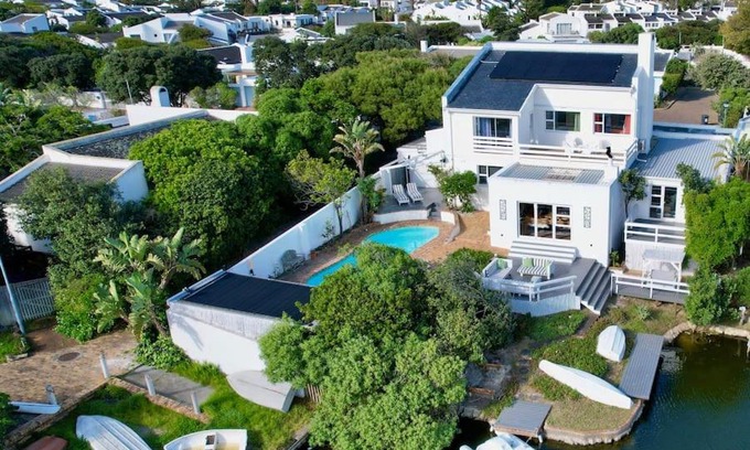 Marina da Gama House | Tranquil Waterfront Hideaway with Stunning Views