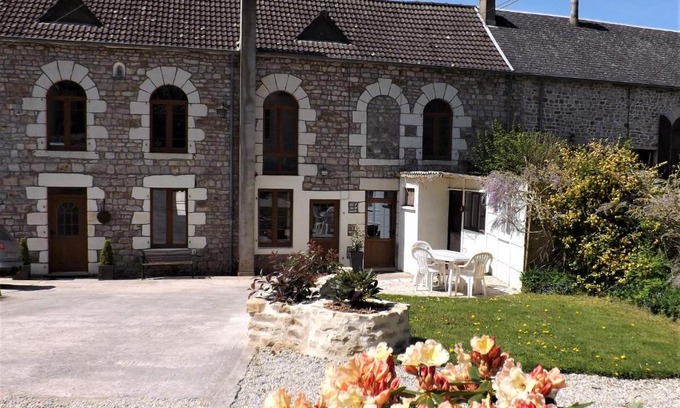 Pre-en-Pail Apartment | Tranquil Watermill