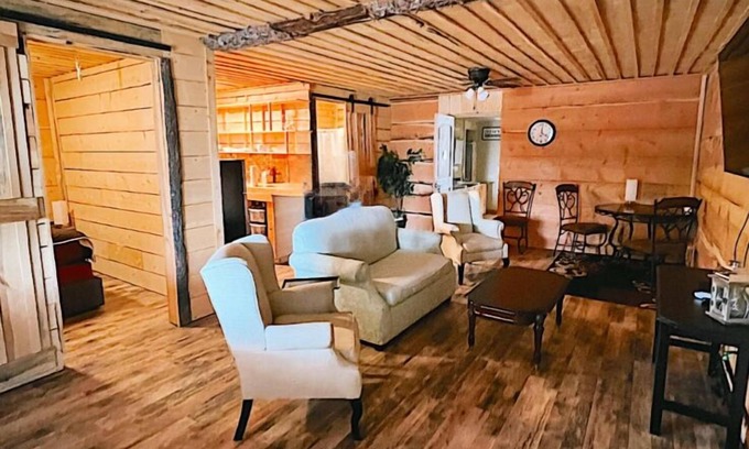 Cascade Condo | Tranquility Awaits at Birch Glen Lodge with a Cozy Balcony