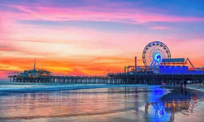 Los Angeles Villa | Tranquility in Prime Location w Private Pool