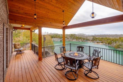 Columbia House | Tranquility Lake Getaway with Hot Tub on 27 Acres!