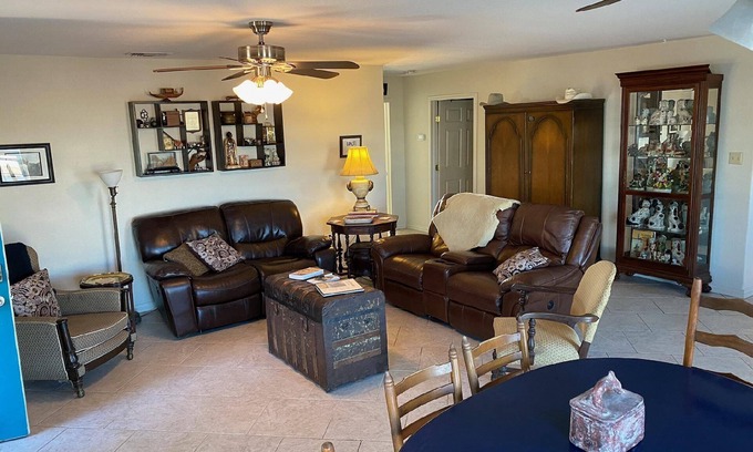 Potosi House | Tranquill Cabin on Edge of Town (Pet Friendly)