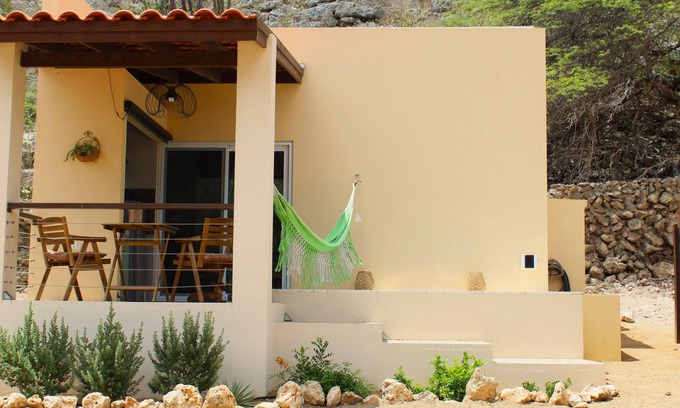 Savaneta Apartment | Transhi by Cunuc'i Cristi, we are completely off-the-grid, ground with nature!