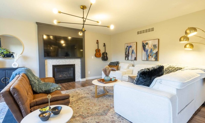Whittaker House | Travelbugs - 15 min to A2