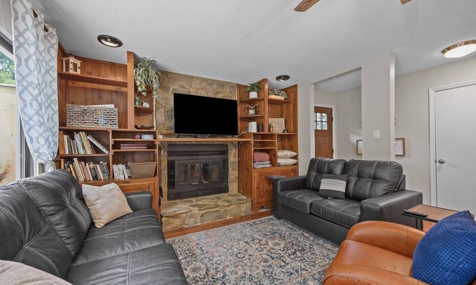 North Raleigh House | Travelers Townhome in N. Raleigh