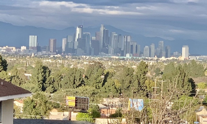 Downtown Los Angeles Apartment | Traveling Healthcare-workers, NURSES, Corporate Travelers. a 60 Night Minimum.