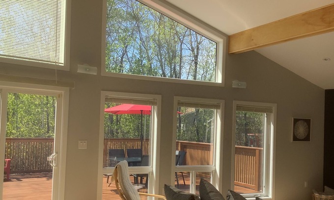 Traverse Bay Cottage | Traverse Bay Cottage, Lake Wpg, Pine Falls. Fishing, 4 Beaches close by & Golf😎