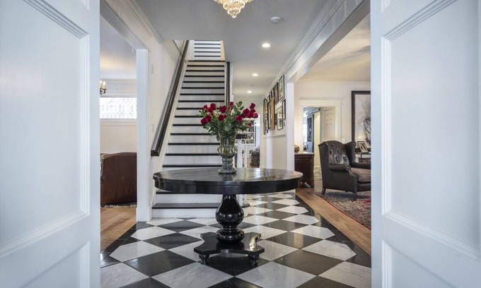 Traverse City House | Traverse City Over the Top Luxury-7 bed 5 1/2 bath