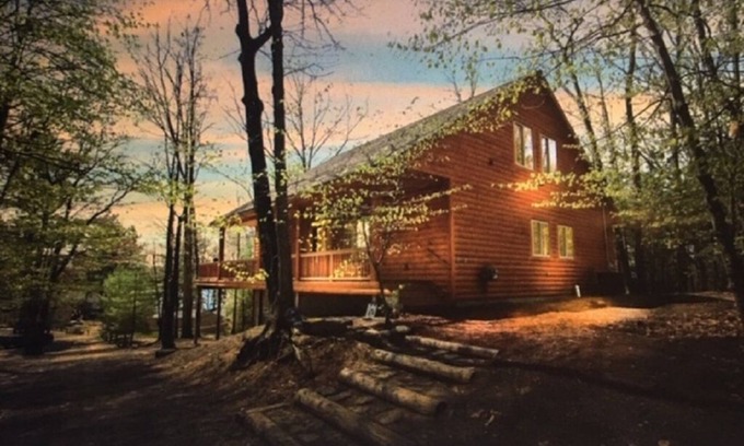 Mayfield House | Traverse City, Spider Lake, Boats, Pets ok, Snow skiing & Snow tubing nearby