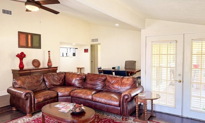 Mission Bend Bed & Breakfast | Treasure Home