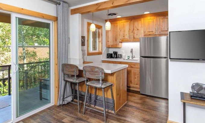 Downtown Park City Hotel | Treasure Mountain Inn - Junior Suite #42 - Cleaning fees included!