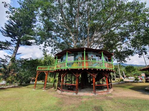 Pereira Cabin | Tree House Finca La Floresta Verde