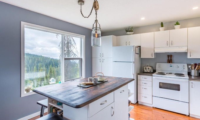 Silver Star Mountain House | Tree Top Haven