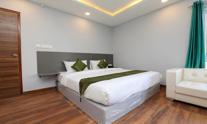 Bangalore City Center Hotel | Treebo Apple Villa