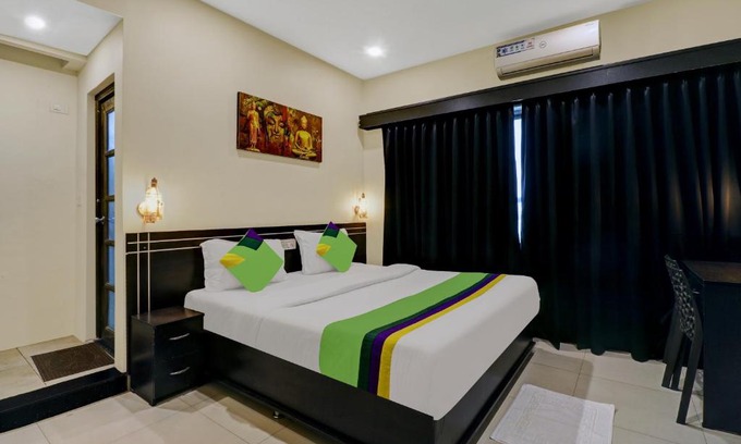 Domlur Hotel | Treebo Blueberry Inn