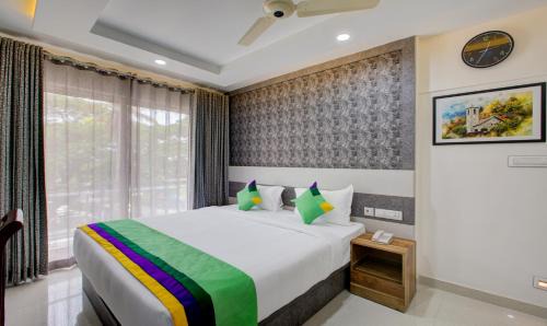 Kumbalam Hotel | Treebo Love Shore Residency, Near Lakeshore Hospital