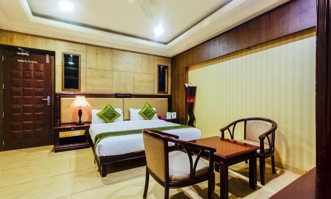 Rau Hotel | Treebo Shivani