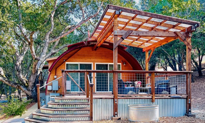 Petaluma House | Treescape | Unique house in Petaluma with a large deck & open-concept layout
