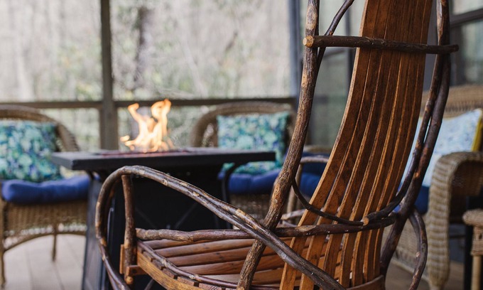 Black Mountain Cottage | Treetop Cottage - King, Private-In Town, XL Porch, Smart TVs, WD