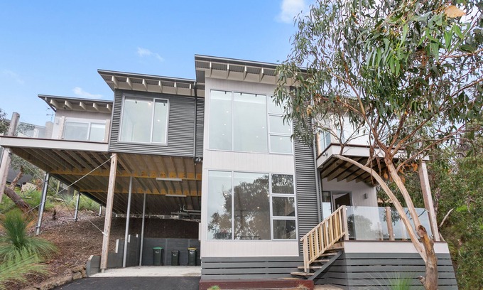 Anglesea House | Treetop Escape Anglesea: Modern, Family Getaway, Bush Setting, Elevated Views