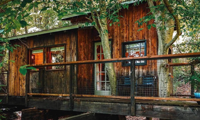 Flintstone House | Treetop Hideaways: The Elements Treehouse