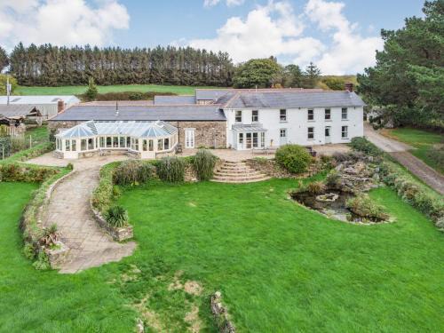 Truro House | Tregoninny Vineyard and Woodland Farmhouse