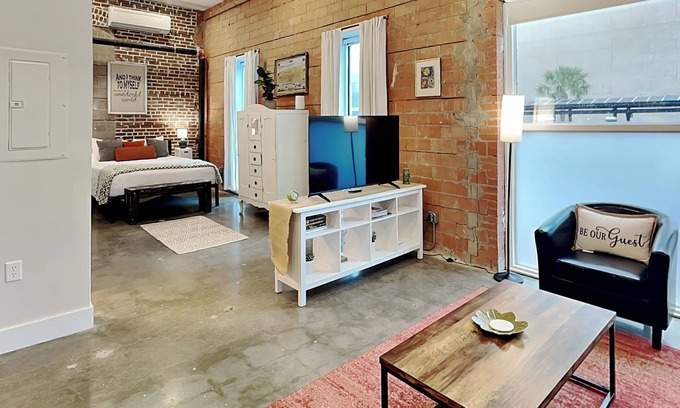 Galveston Condo | Tremont Meilleur 104 | A Downtown Escape