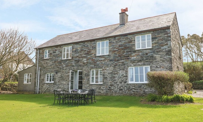 Boscastle Cottage | TREMORLA, pet friendly, with open fire in Boscastle