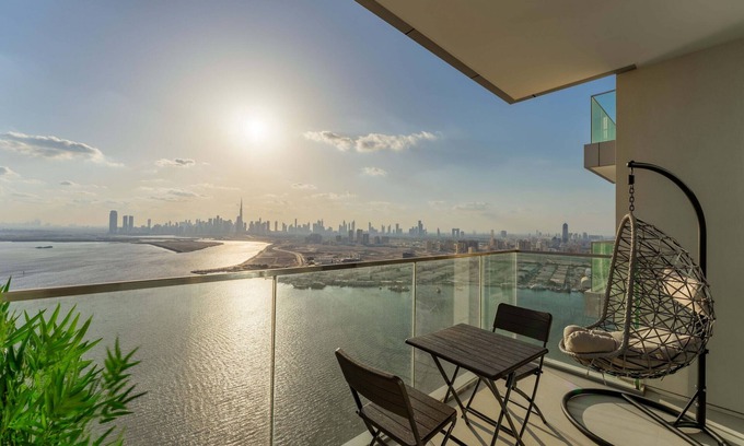 Dubai Apartment | Trendy Apt on the Creek w/Superb Dubai Skyline Vw