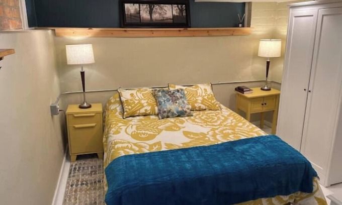 Willmar Apartment | Trendy Craftsman’s Studio! Firepit- laundry