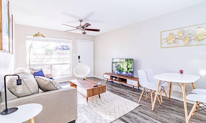Dawson Apartment | Trendy SoCo 1BR suite w/pool, king bed, fast WiFi