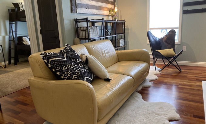 Gateway Apartment | TRENDY TWO BEDROOM APARTMENT @ BREJA HAUS