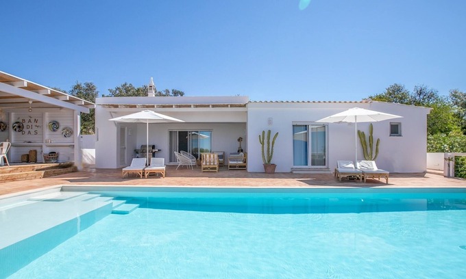 Gorjoes Villa | Trendy villa with a remarkable view.