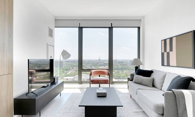 West Loop Apartment | Trendy West Loop 1BR w/Gym & Coworking, nr UIC, by Blueground