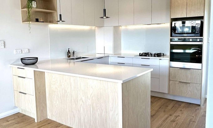 Blenheim Apartment | Tresco Apartments: Luxury 2 Bedroom Apartment with Garden View
